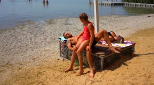 Ne menj a vízbe egyedül! Ne menj a vízbe egyedül!